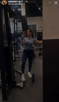 Jose Altuve's wife, Nina Altuve, also posted her Mirror selfie on her social media platform. (Via Instagram)